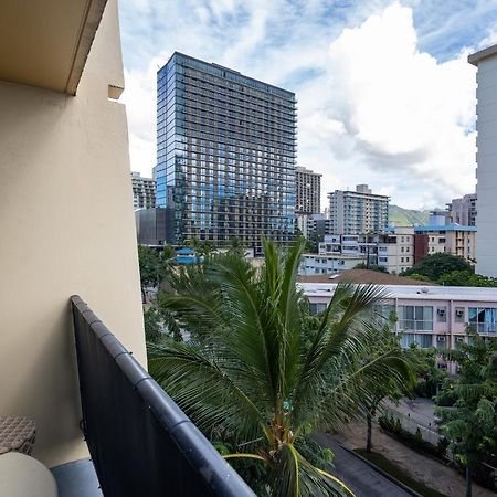 Gorgeous One Bedroom Bamboo Blocks From The Beach Honolulu Ngoại thất bức ảnh