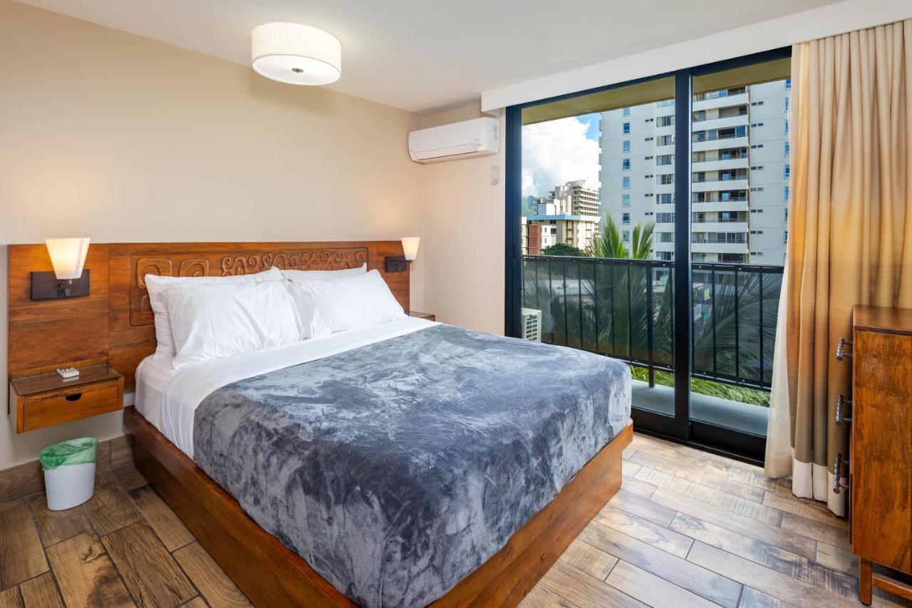 Gorgeous One Bedroom Bamboo Blocks From The Beach Honolulu Ngoại thất bức ảnh
