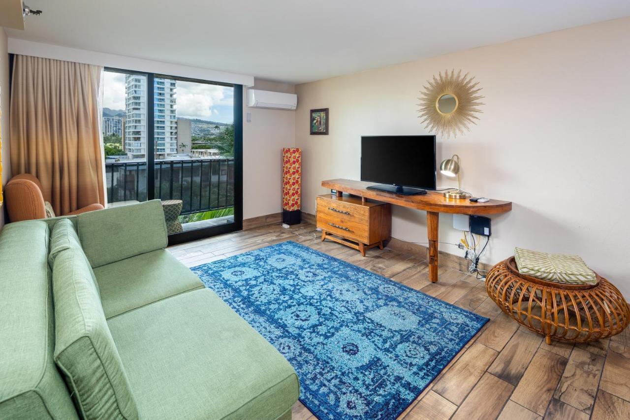 Gorgeous One Bedroom Bamboo Blocks From The Beach Honolulu Ngoại thất bức ảnh