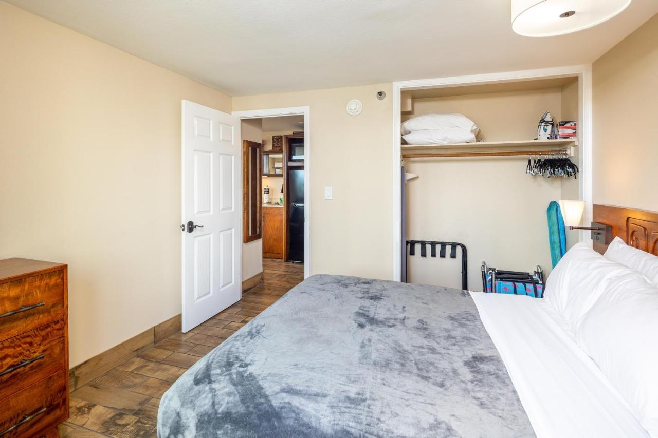Gorgeous One Bedroom Bamboo Blocks From The Beach Honolulu Ngoại thất bức ảnh