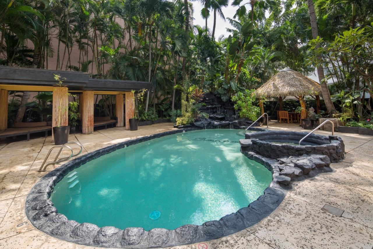 Gorgeous One Bedroom Bamboo Blocks From The Beach Honolulu Ngoại thất bức ảnh